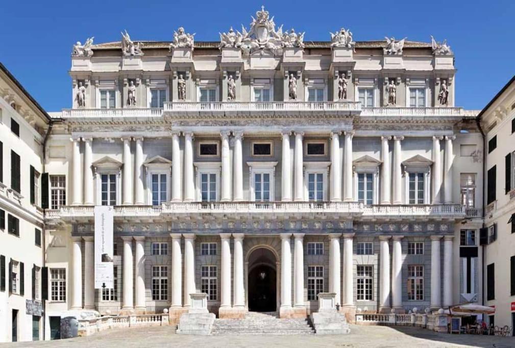 Luminoso Appartamento Nel Cuore Di Genova+Balcone Εξωτερικό φωτογραφία